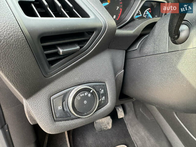 Серый Форд Эскейп, объемом двигателя 1.6 л и пробегом 124 тыс. км за 8900 $, фото 18 на Automoto.ua