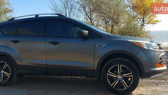 Серый Форд Эскейп, объемом двигателя 2.5 л и пробегом 250 тыс. км за 10900 $, фото 7 на Automoto.ua