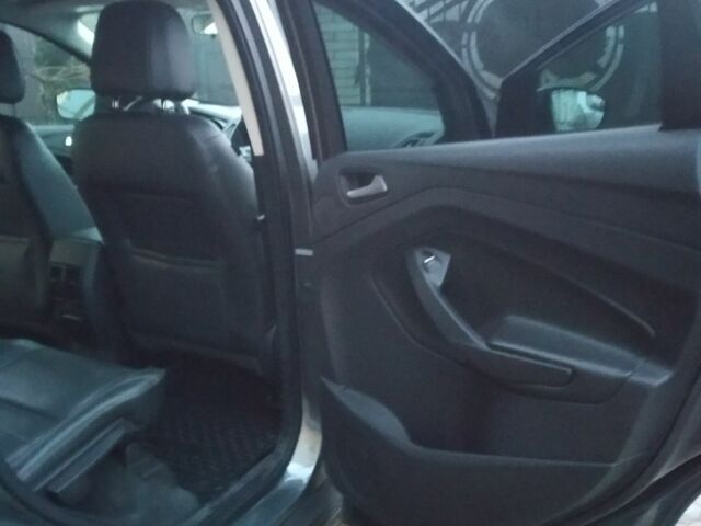 Серый Форд Эскейп, объемом двигателя 1.6 л и пробегом 225 тыс. км за 9200 $, фото 10 на Automoto.ua