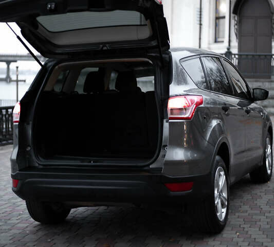 Серый Форд Эскейп, объемом двигателя 2.49 л и пробегом 208 тыс. км за 8499 $, фото 7 на Automoto.ua