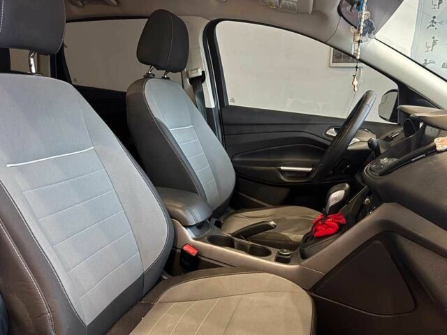 Серый Форд Эскейп, объемом двигателя 1.6 л и пробегом 230 тыс. км за 11700 $, фото 20 на Automoto.ua