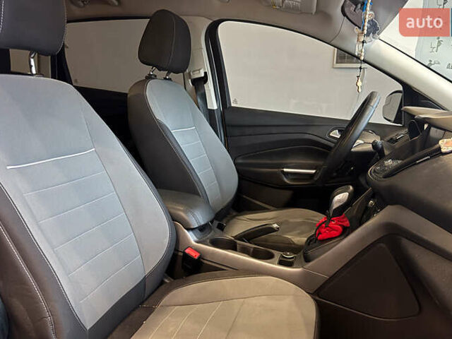 Сірий Форд Ескейп, об'ємом двигуна 1.6 л та пробігом 230 тис. км за 11700 $, фото 20 на Automoto.ua