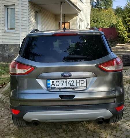 Серый Форд Эскейп, объемом двигателя 1.6 л и пробегом 235 тыс. км за 12300 $, фото 4 на Automoto.ua