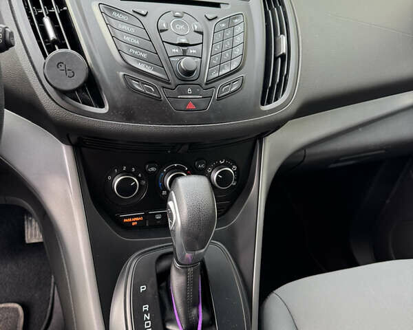 Серый Форд Эскейп, объемом двигателя 1.6 л и пробегом 124 тыс. км за 8900 $, фото 20 на Automoto.ua