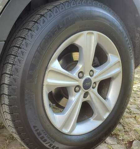 Серый Форд Эскейп, объемом двигателя 1.6 л и пробегом 235 тыс. км за 12300 $, фото 8 на Automoto.ua