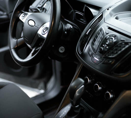 Серый Форд Эскейп, объемом двигателя 2.49 л и пробегом 208 тыс. км за 8499 $, фото 13 на Automoto.ua