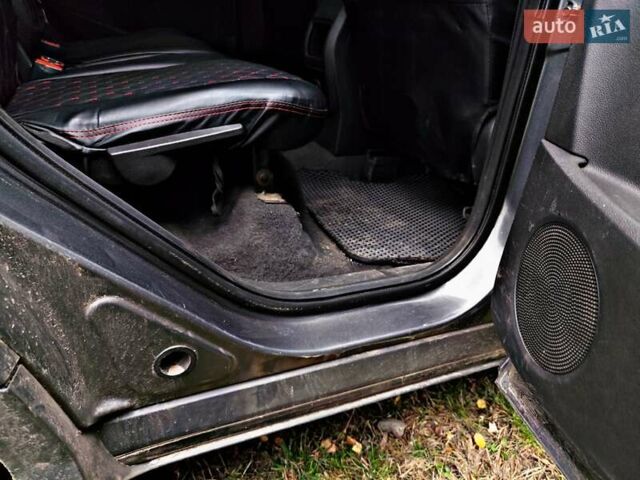 Сірий Форд Ескейп, об'ємом двигуна 1.6 л та пробігом 221 тис. км за 12000 $, фото 2 на Automoto.ua