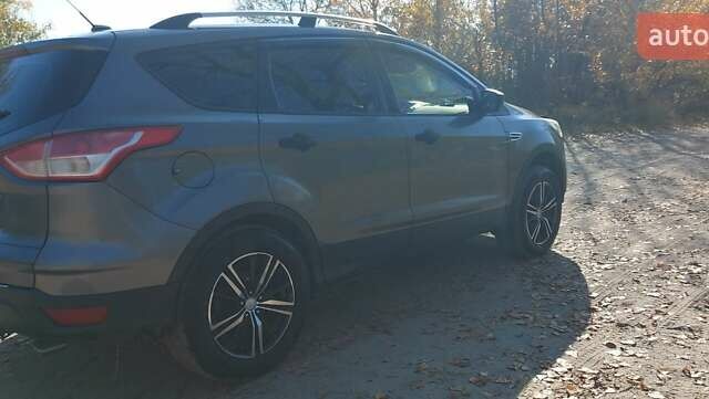Серый Форд Эскейп, объемом двигателя 2.5 л и пробегом 250 тыс. км за 10900 $, фото 11 на Automoto.ua