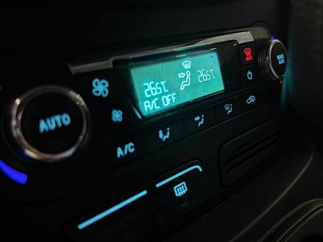 Серый Форд Эскейп, объемом двигателя 1.6 л и пробегом 230 тыс. км за 11700 $, фото 15 на Automoto.ua