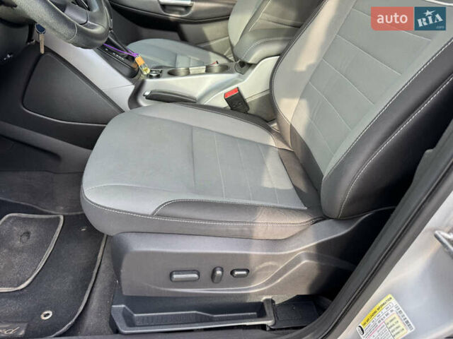 Серый Форд Эскейп, объемом двигателя 1.6 л и пробегом 124 тыс. км за 8900 $, фото 16 на Automoto.ua