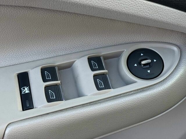 Серый Форд Эскейп, объемом двигателя 2 л и пробегом 134 тыс. км за 15500 $, фото 8 на Automoto.ua