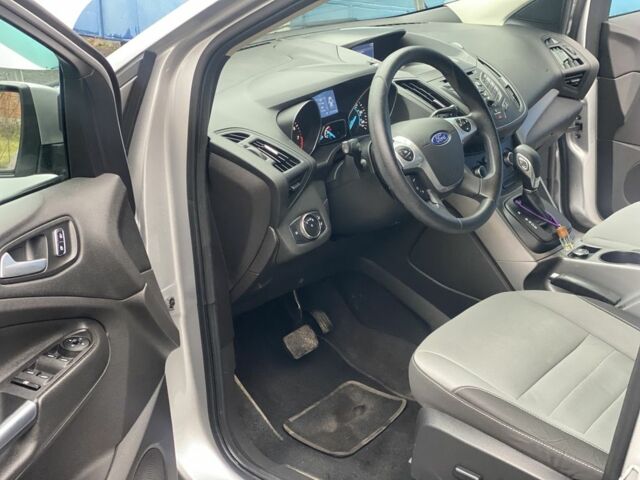 Сірий Форд Ескейп, об'ємом двигуна 1.6 л та пробігом 125 тис. км за 9999 $, фото 4 на Automoto.ua