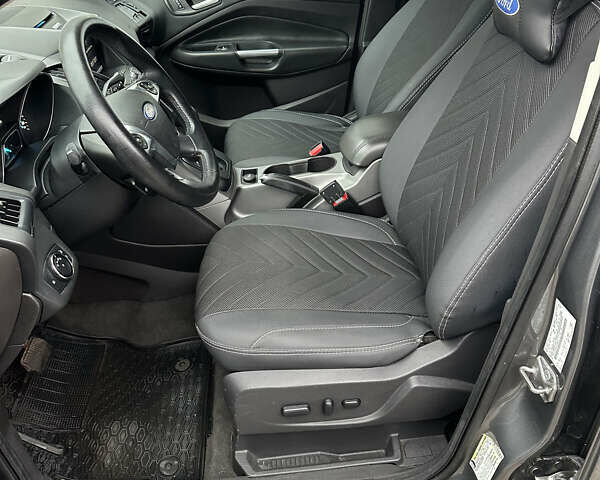 Серый Форд Эскейп, объемом двигателя 1.6 л и пробегом 252 тыс. км за 10500 $, фото 13 на Automoto.ua