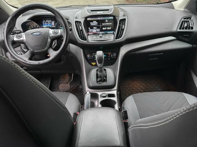 Серый Форд Эскейп, объемом двигателя 1.6 л и пробегом 252 тыс. км за 10500 $, фото 12 на Automoto.ua