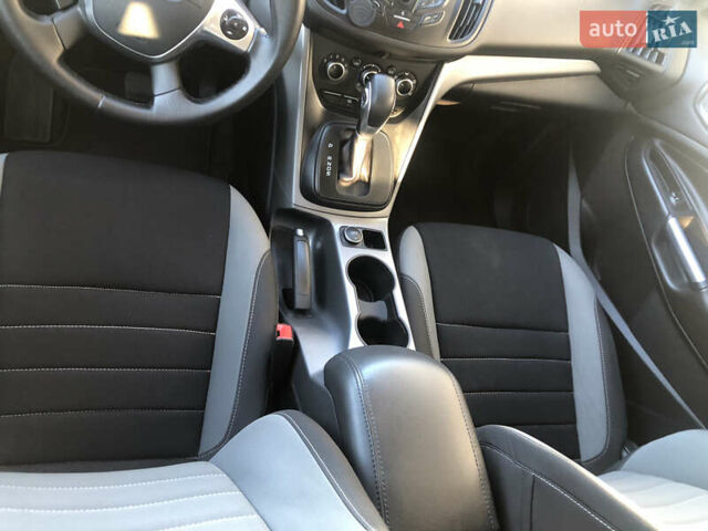 Сірий Форд Ескейп, об'ємом двигуна 2 л та пробігом 220 тис. км за 10600 $, фото 6 на Automoto.ua