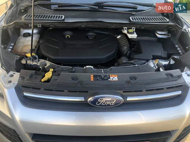 Сірий Форд Ескейп, об'ємом двигуна 2 л та пробігом 220 тис. км за 10600 $, фото 11 на Automoto.ua