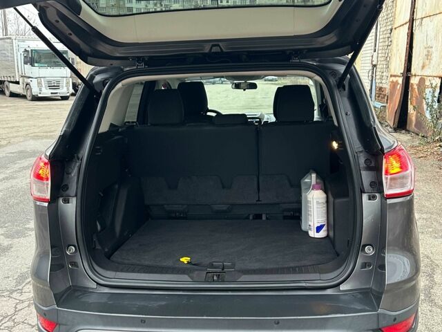 Серый Форд Эскейп, объемом двигателя 1.6 л и пробегом 252 тыс. км за 10500 $, фото 5 на Automoto.ua