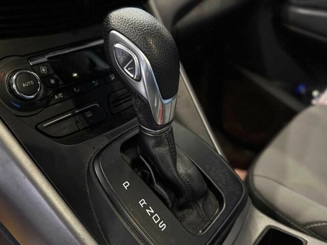 Серый Форд Эскейп, объемом двигателя 1.6 л и пробегом 230 тыс. км за 11700 $, фото 16 на Automoto.ua