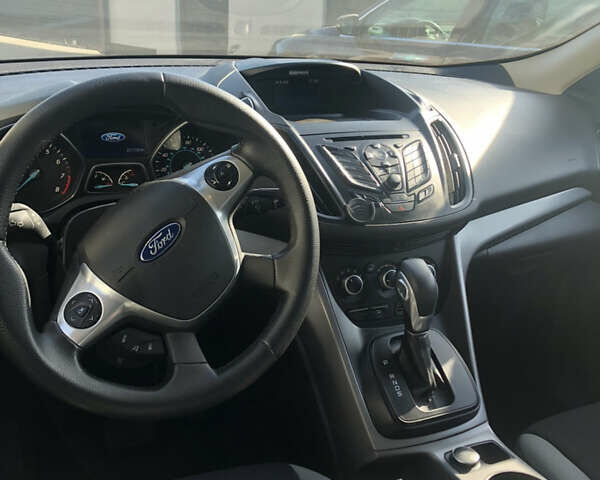 Сірий Форд Ескейп, об'ємом двигуна 2 л та пробігом 220 тис. км за 10600 $, фото 3 на Automoto.ua