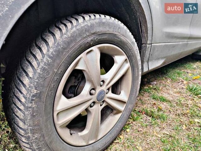 Сірий Форд Ескейп, об'ємом двигуна 1.6 л та пробігом 221 тис. км за 12000 $, фото 6 на Automoto.ua