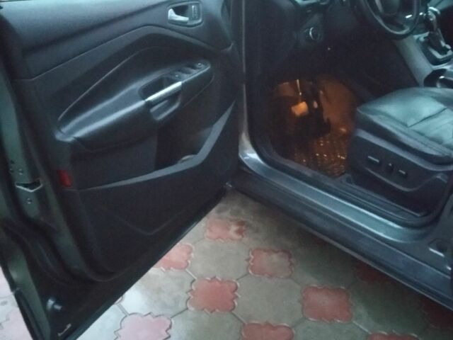 Серый Форд Эскейп, объемом двигателя 1.6 л и пробегом 225 тыс. км за 9200 $, фото 16 на Automoto.ua