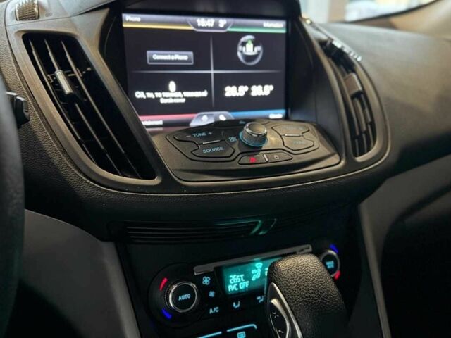 Серый Форд Эскейп, объемом двигателя 1.6 л и пробегом 230 тыс. км за 11700 $, фото 13 на Automoto.ua