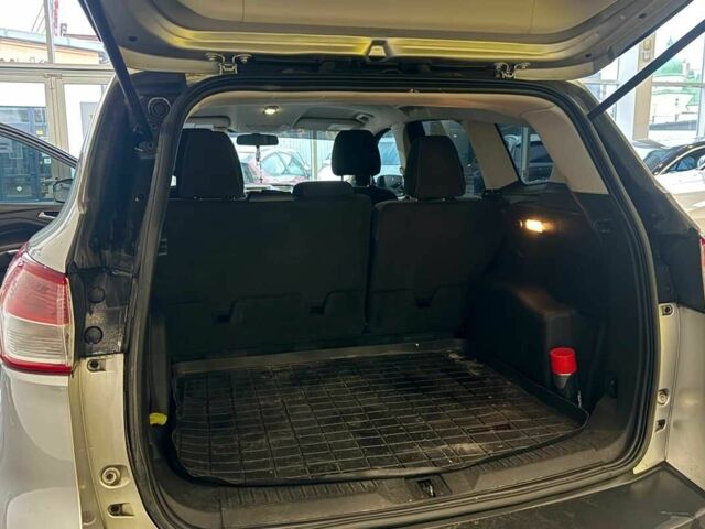 Серый Форд Эскейп, объемом двигателя 1.6 л и пробегом 230 тыс. км за 11700 $, фото 21 на Automoto.ua