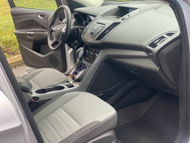 Сірий Форд Ескейп, об'ємом двигуна 1.6 л та пробігом 125 тис. км за 9999 $, фото 5 на Automoto.ua