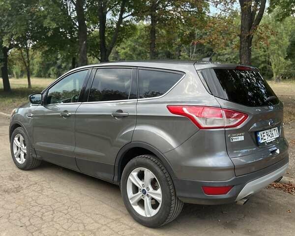 Серый Форд Эскейп, объемом двигателя 1.6 л и пробегом 208 тыс. км за 10800 $, фото 3 на Automoto.ua