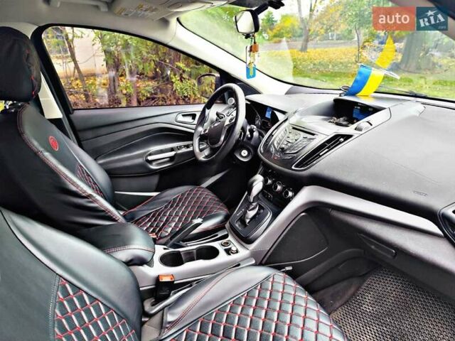 Сірий Форд Ескейп, об'ємом двигуна 1.6 л та пробігом 221 тис. км за 12000 $, фото 7 на Automoto.ua