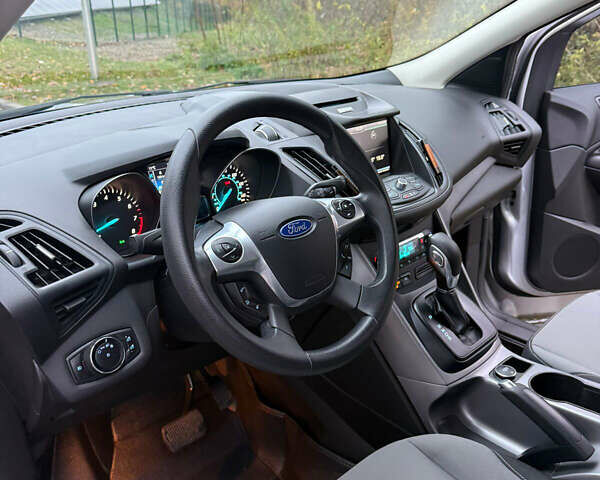 Серый Форд Эскейп, объемом двигателя 2 л и пробегом 174 тыс. км за 11000 $, фото 5 на Automoto.ua