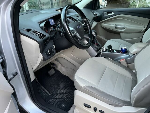 Серый Форд Эскейп, объемом двигателя 1.6 л и пробегом 202 тыс. км за 8880 $, фото 6 на Automoto.ua