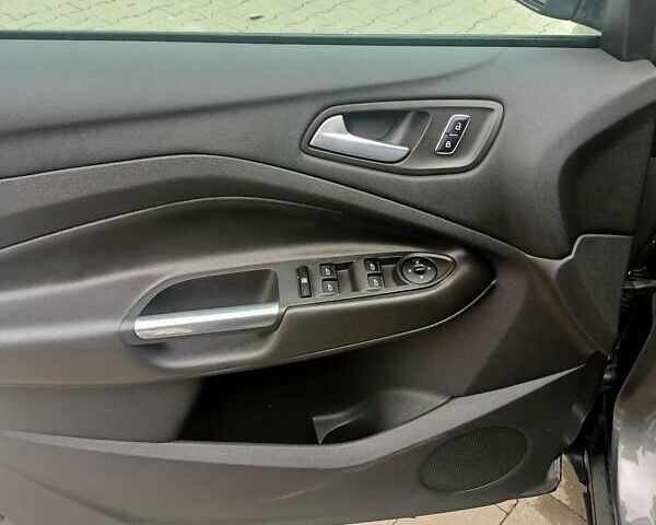 Серый Форд Эскейп, объемом двигателя 2 л и пробегом 169 тыс. км за 11000 $, фото 11 на Automoto.ua