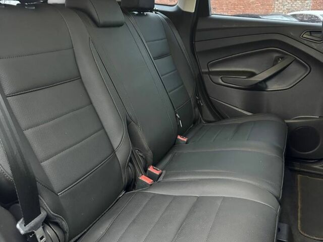 Серый Форд Эскейп, объемом двигателя 2.5 л и пробегом 184 тыс. км за 10950 $, фото 5 на Automoto.ua