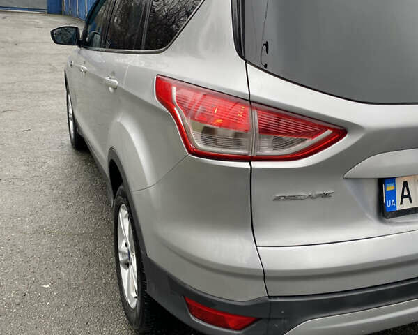 Серый Форд Эскейп, объемом двигателя 1.6 л и пробегом 125 тыс. км за 9999 $, фото 6 на Automoto.ua