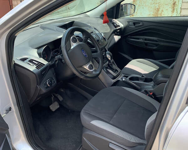 Серый Форд Эскейп, объемом двигателя 2.49 л и пробегом 240 тыс. км за 10200 $, фото 5 на Automoto.ua