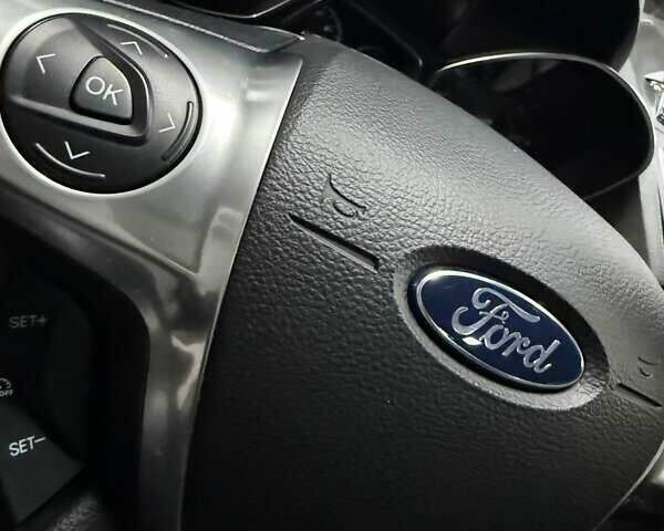 Форд Эскейп 2015 в Киеве на Automoto.ua Серый Форд Эскейп, объемом двигателя 2 л и пробегом 239 тыс. км за 13222 $, фото 22 на Automoto.ua