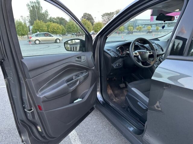 Серый Форд Эскейп, объемом двигателя 2.5 л и пробегом 100 тыс. км за 11000 $, фото 4 на Automoto.ua