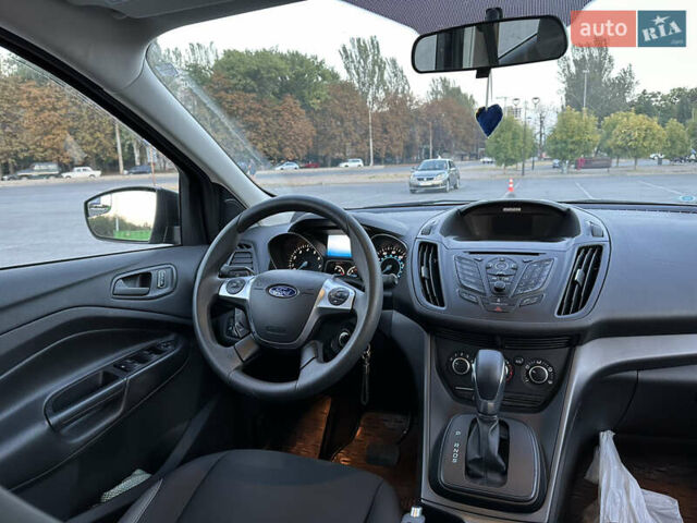 Серый Форд Эскейп, объемом двигателя 2.5 л и пробегом 100 тыс. км за 11000 $, фото 9 на Automoto.ua