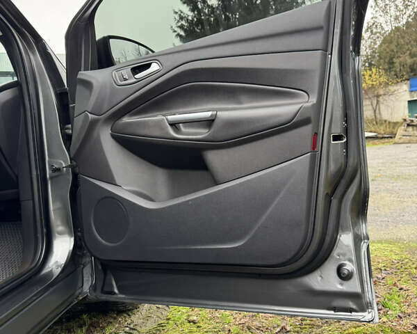 Серый Форд Эскейп, объемом двигателя 2.5 л и пробегом 165 тыс. км за 11333 $, фото 33 на Automoto.ua