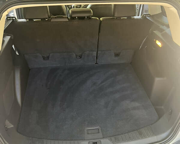 Серый Форд Эскейп, объемом двигателя 2 л и пробегом 170 тыс. км за 12900 $, фото 4 на Automoto.ua