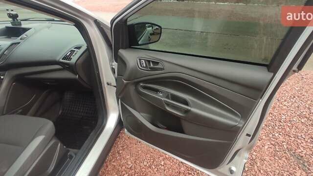 Серый Форд Эскейп, объемом двигателя 2.5 л и пробегом 179 тыс. км за 11500 $, фото 12 на Automoto.ua