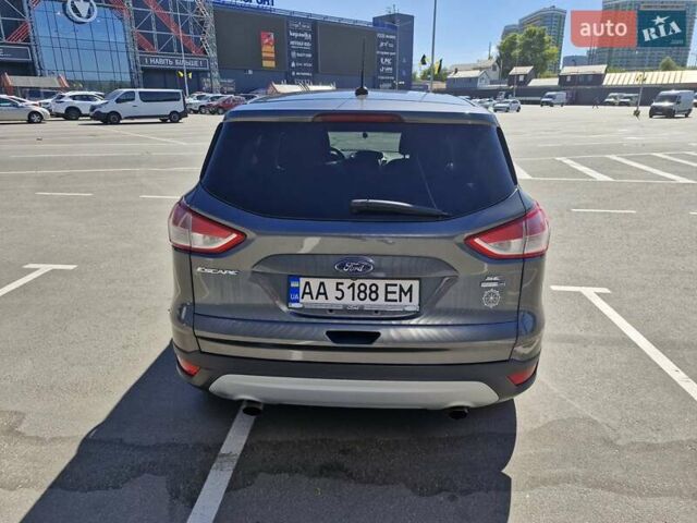 Серый Форд Эскейп, объемом двигателя 1.6 л и пробегом 127 тыс. км за 8300 $, фото 4 на Automoto.ua