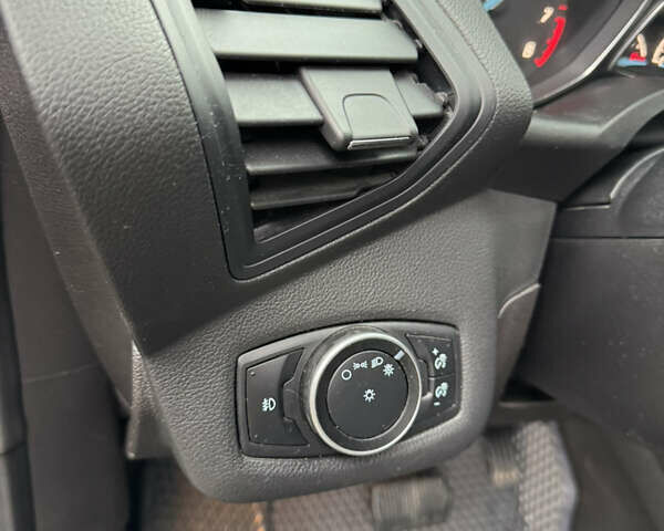 Серый Форд Эскейп, объемом двигателя 2.5 л и пробегом 165 тыс. км за 11333 $, фото 22 на Automoto.ua