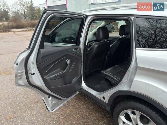 Серый Форд Эскейп, объемом двигателя 2 л и пробегом 150 тыс. км за 12800 $, фото 14 на Automoto.ua