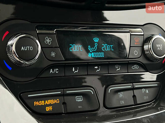 Серый Форд Эскейп, объемом двигателя 2 л и пробегом 124 тыс. км за 13500 $, фото 16 на Automoto.ua