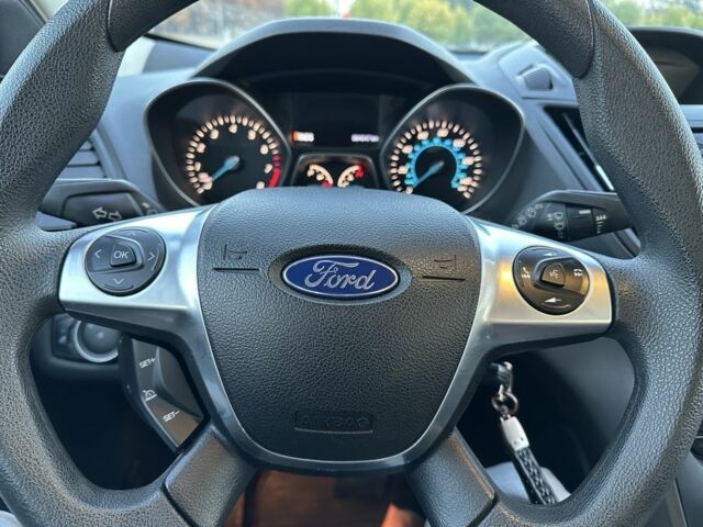 Серый Форд Эскейп, объемом двигателя 2.5 л и пробегом 100 тыс. км за 11000 $, фото 7 на Automoto.ua