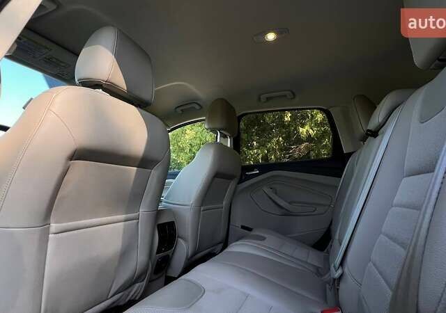 Серый Форд Эскейп, объемом двигателя 1.6 л и пробегом 142 тыс. км за 11500 $, фото 8 на Automoto.ua