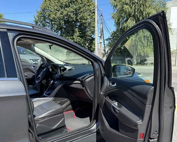 Сірий Форд Ескейп, об'ємом двигуна 1.6 л та пробігом 140 тис. км за 11000 $, фото 3 на Automoto.ua