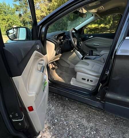 Серый Форд Эскейп, объемом двигателя 1.6 л и пробегом 142 тыс. км за 11500 $, фото 3 на Automoto.ua